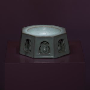 钧窑月白釉八方天佛供器