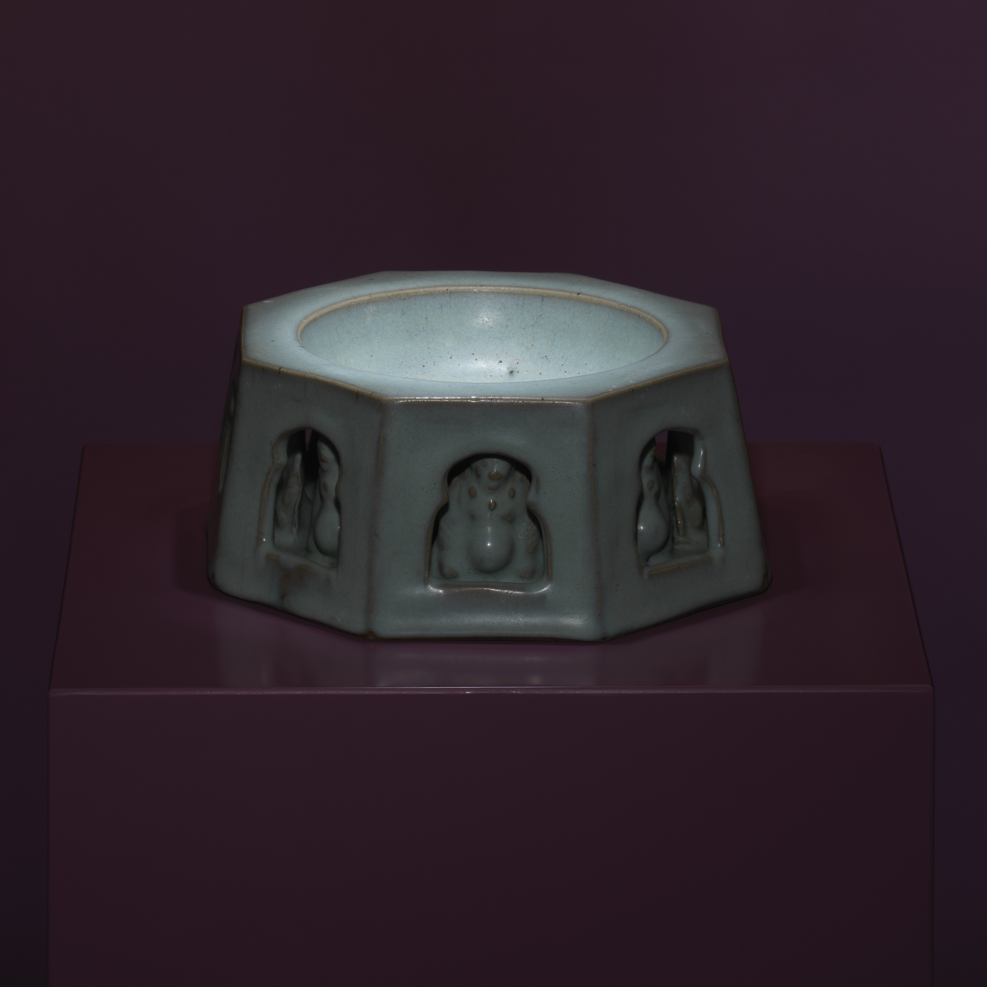 钧窑月白釉八方天佛供器