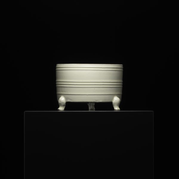A White-glazed DING Ribbed Cylindrical Tripod Incense Burner